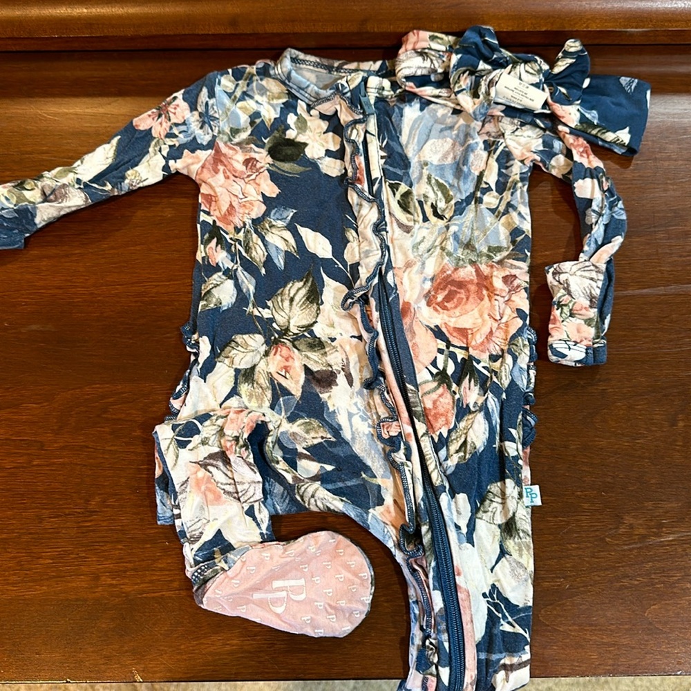 Posh Peanut Infant Ruffle Butt Footie w/ Bow